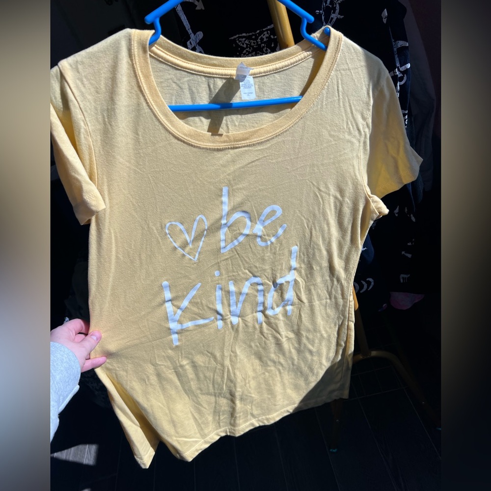 Be kind, yellow XL tee